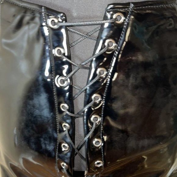 MISS CIRCLE NEW YORK NWT PATENT BLACK LACE UP SKIRT SZ LARGE NWT MS CIRCLE - Picture 7 of 8